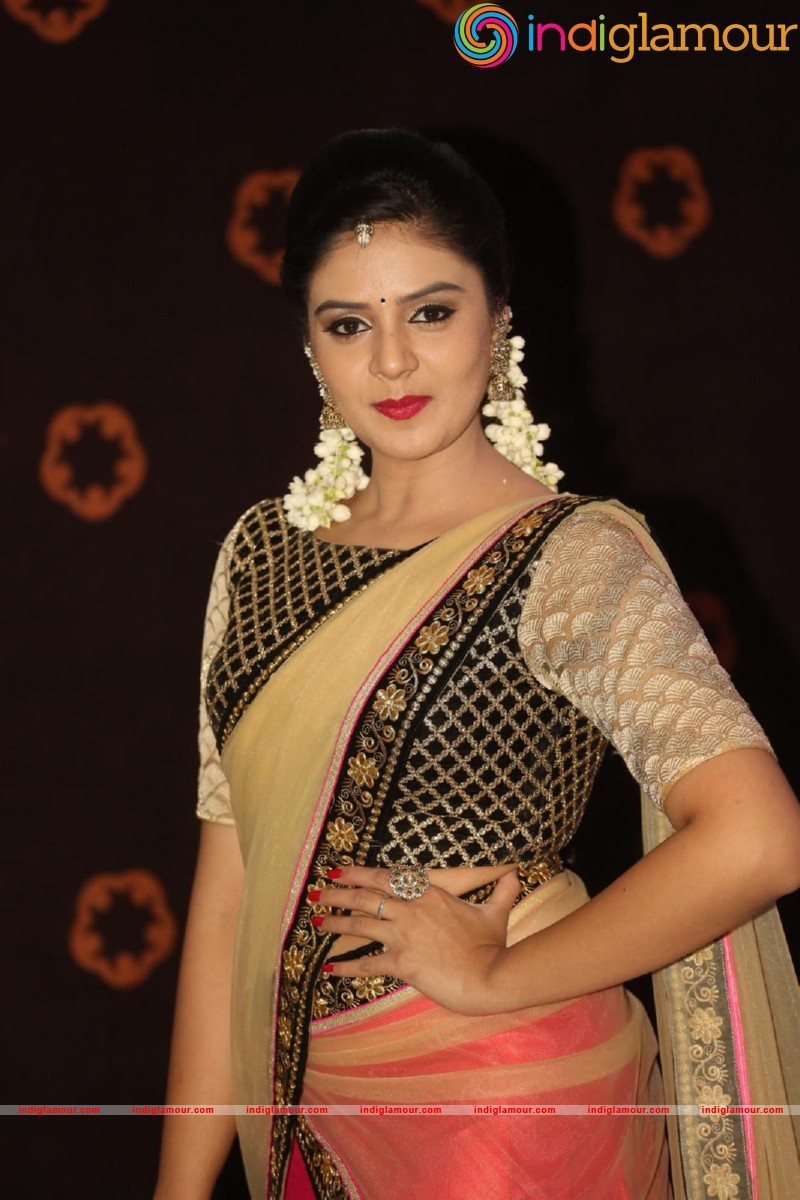 Sreemukhi Actress hd photo