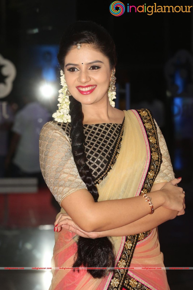 Sreemukhi Actress hd photo