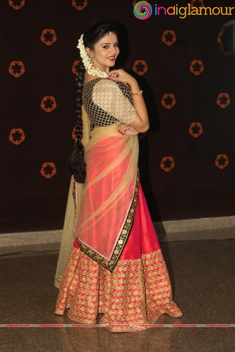 Sreemukhi Actress hd photo