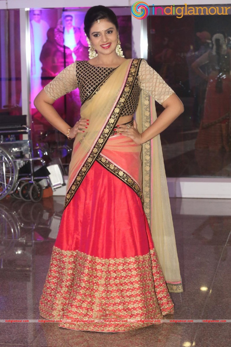 Sreemukhi Actress hd photo