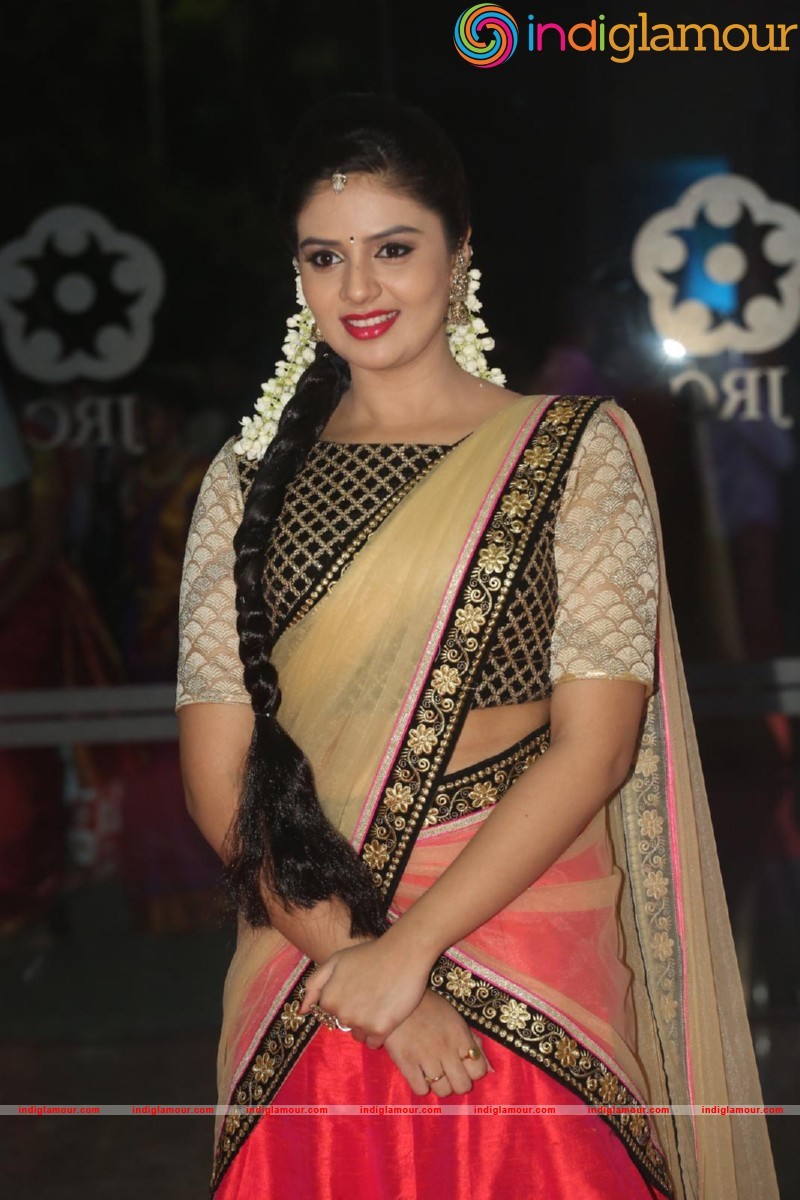 Sreemukhi Actress hd photo