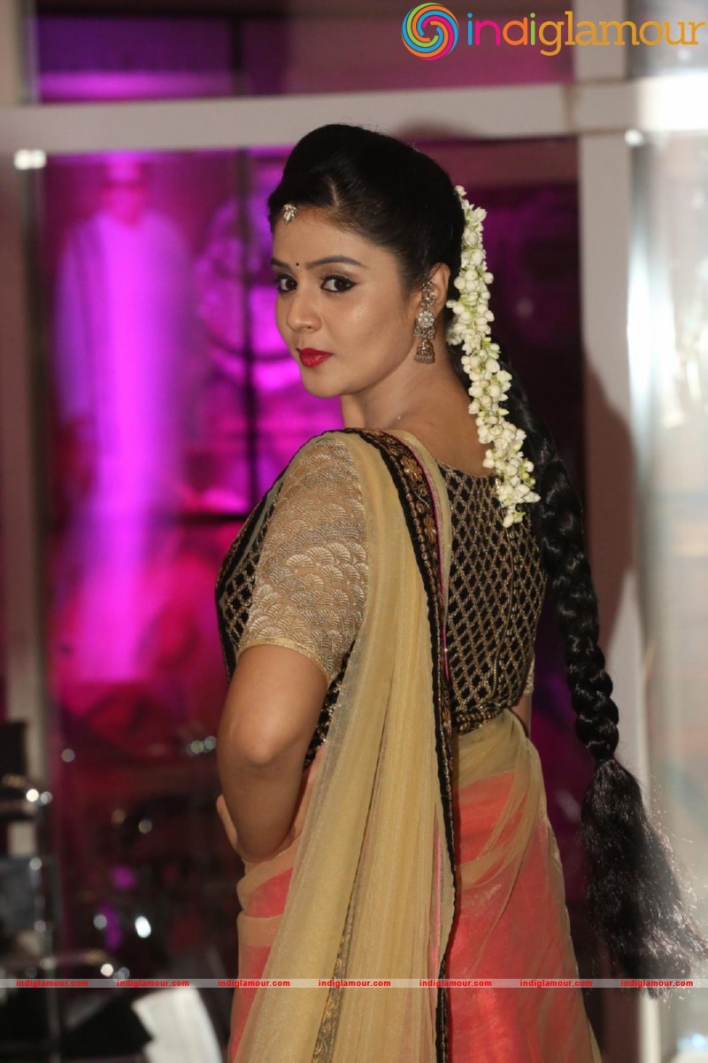 Sreemukhi Actress hd photo