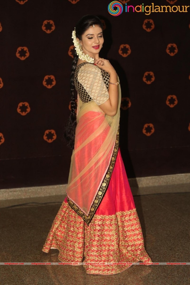 Sreemukhi Actress hd photo