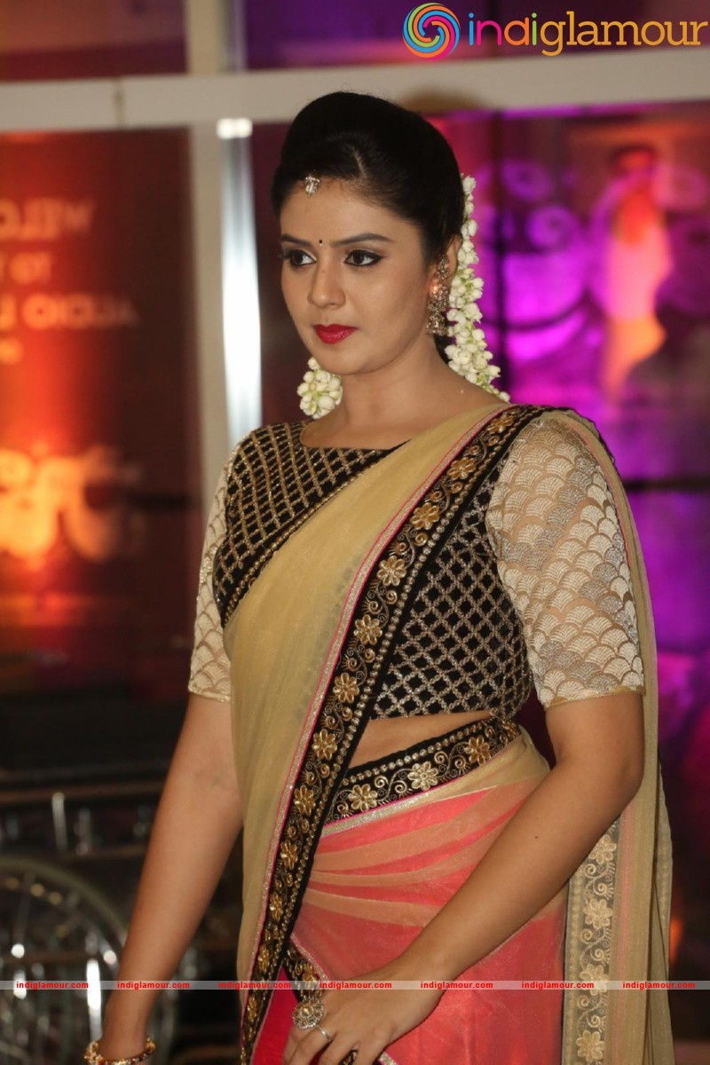 Sreemukhi Actress hd photo