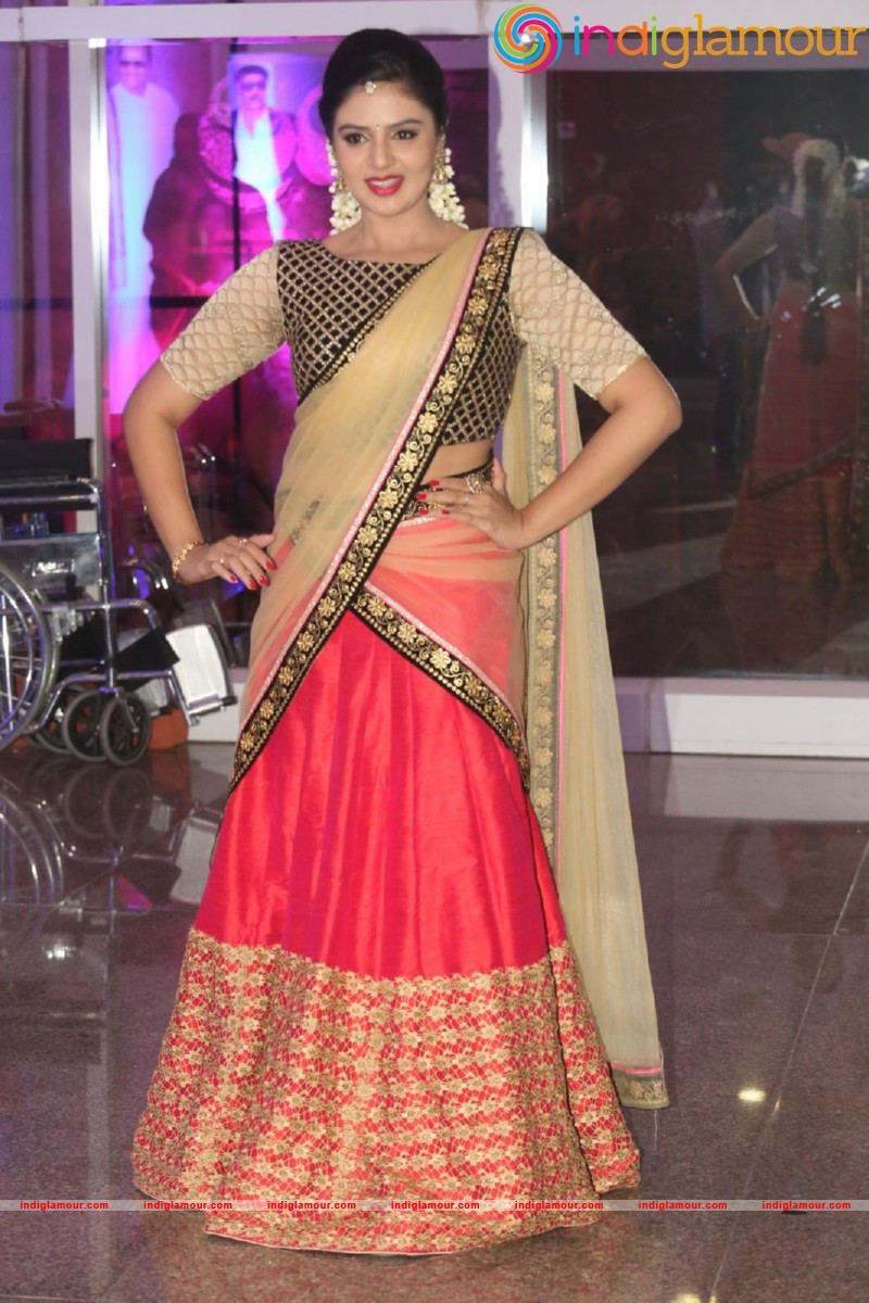 Sreemukhi Actress hd photo