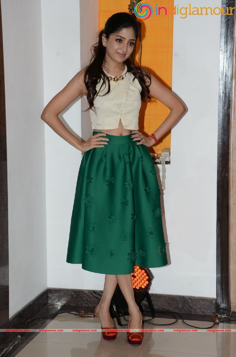 Poonam Kaur Actress hd photo