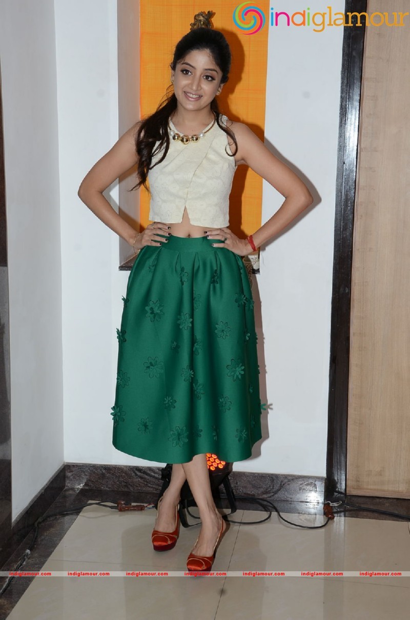 Poonam Kaur Actress hd photo
