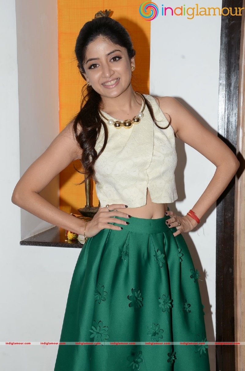Poonam Kaur Actress hd photo