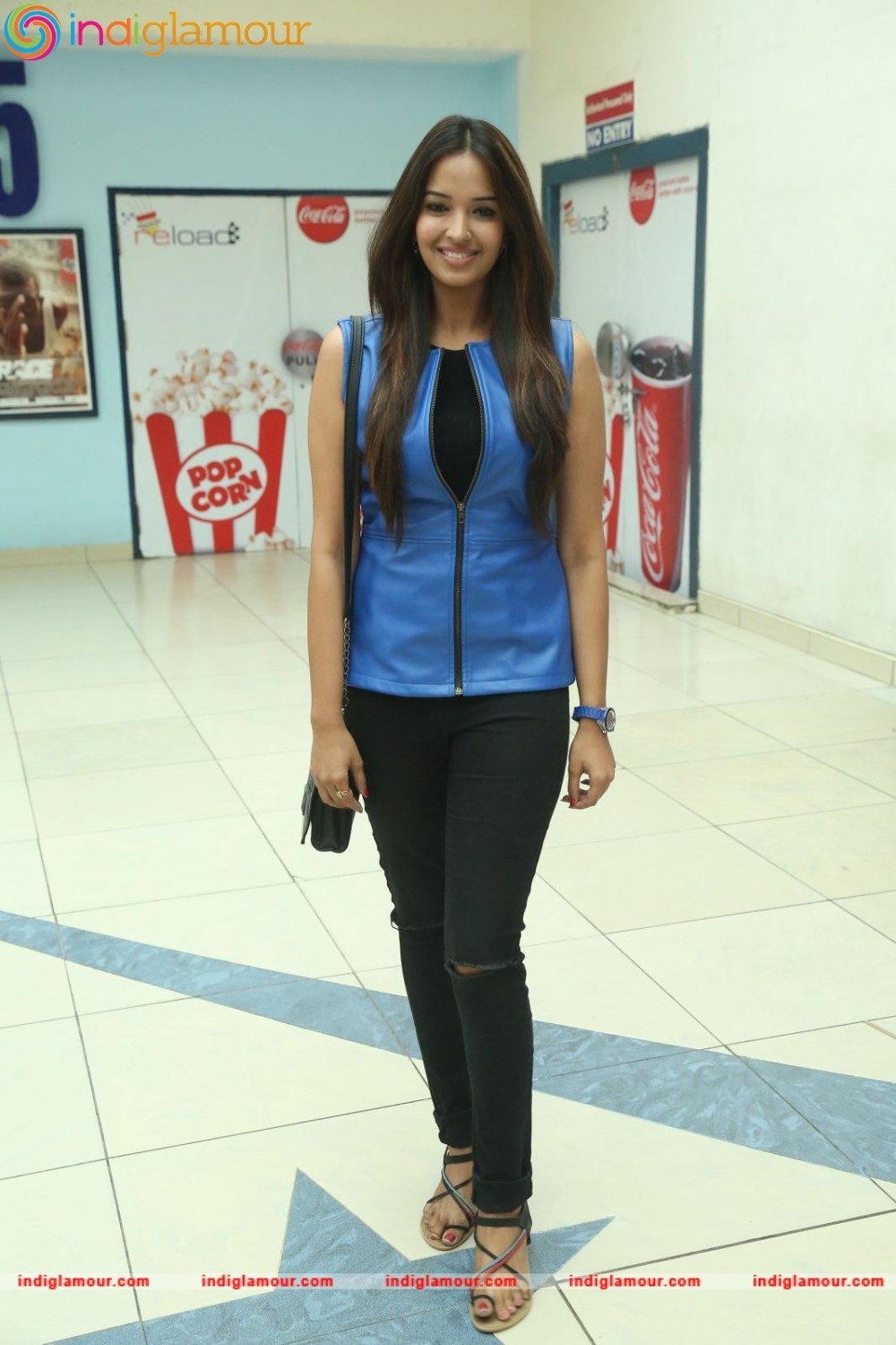 Pujita Ponnada Actress hd photo