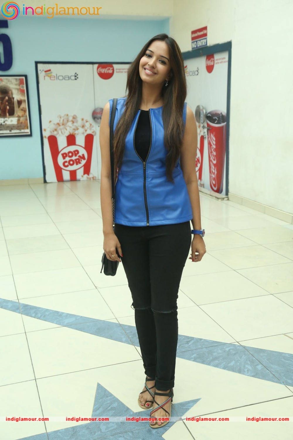 Pujita Ponnada Actress hd photo