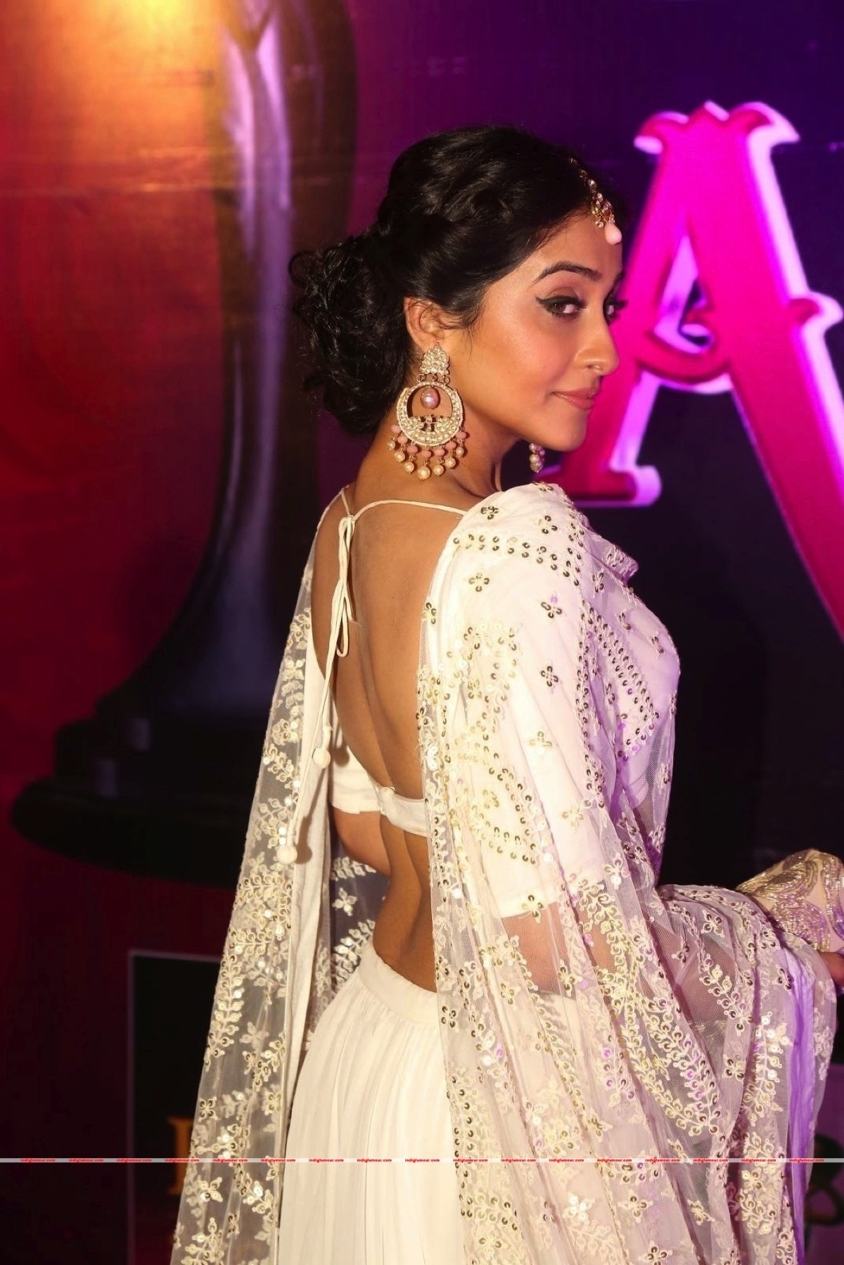 Regina Cassandra Actress hd photo
