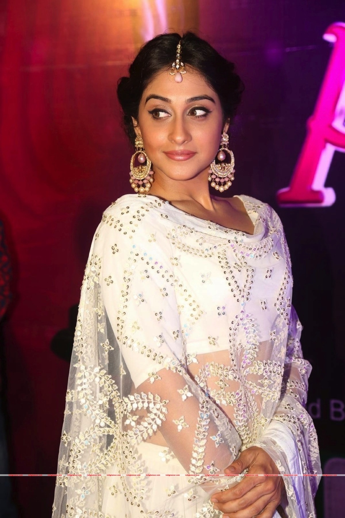 Regina Cassandra Actress hd photo