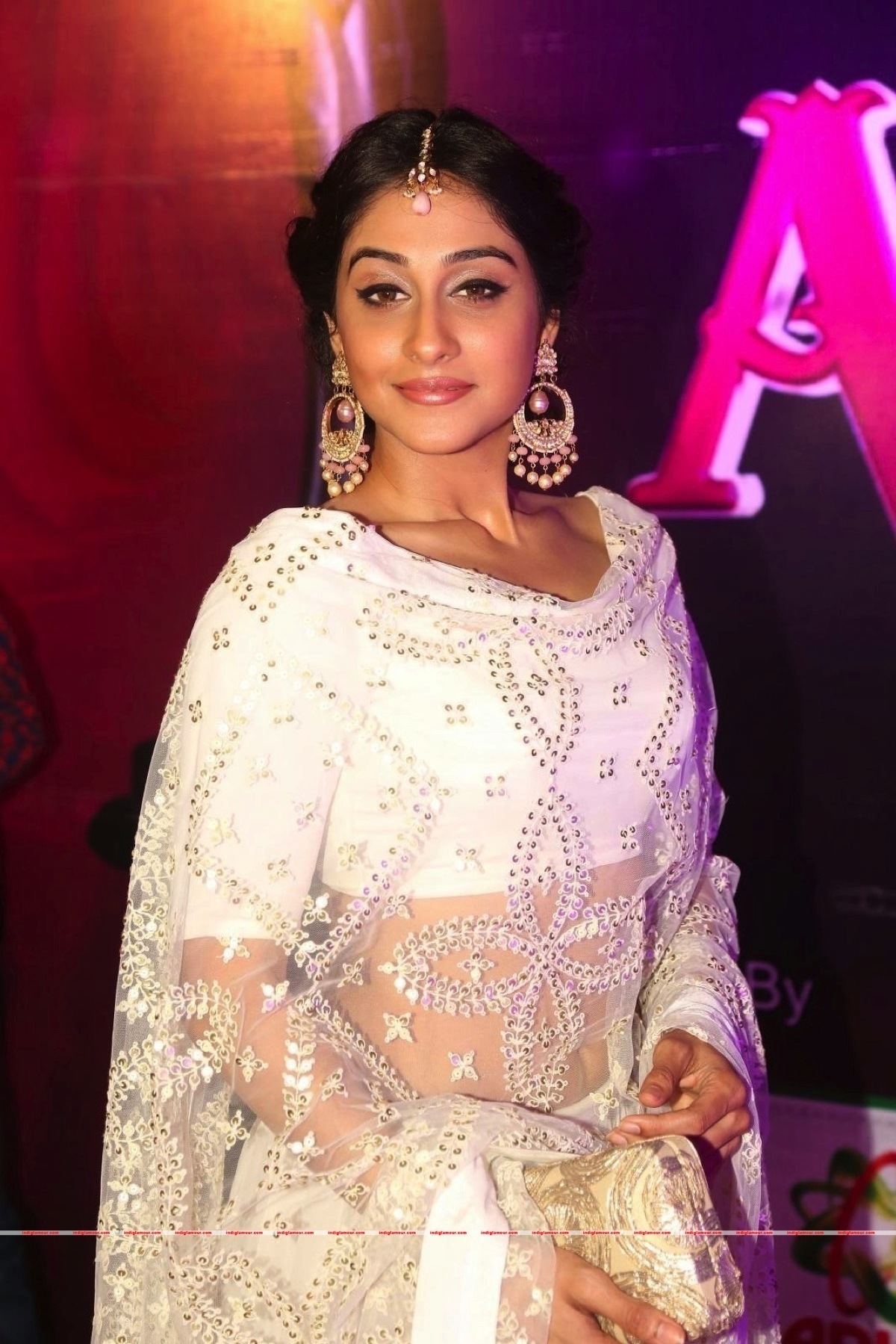 Regina Cassandra Actress hd photo
