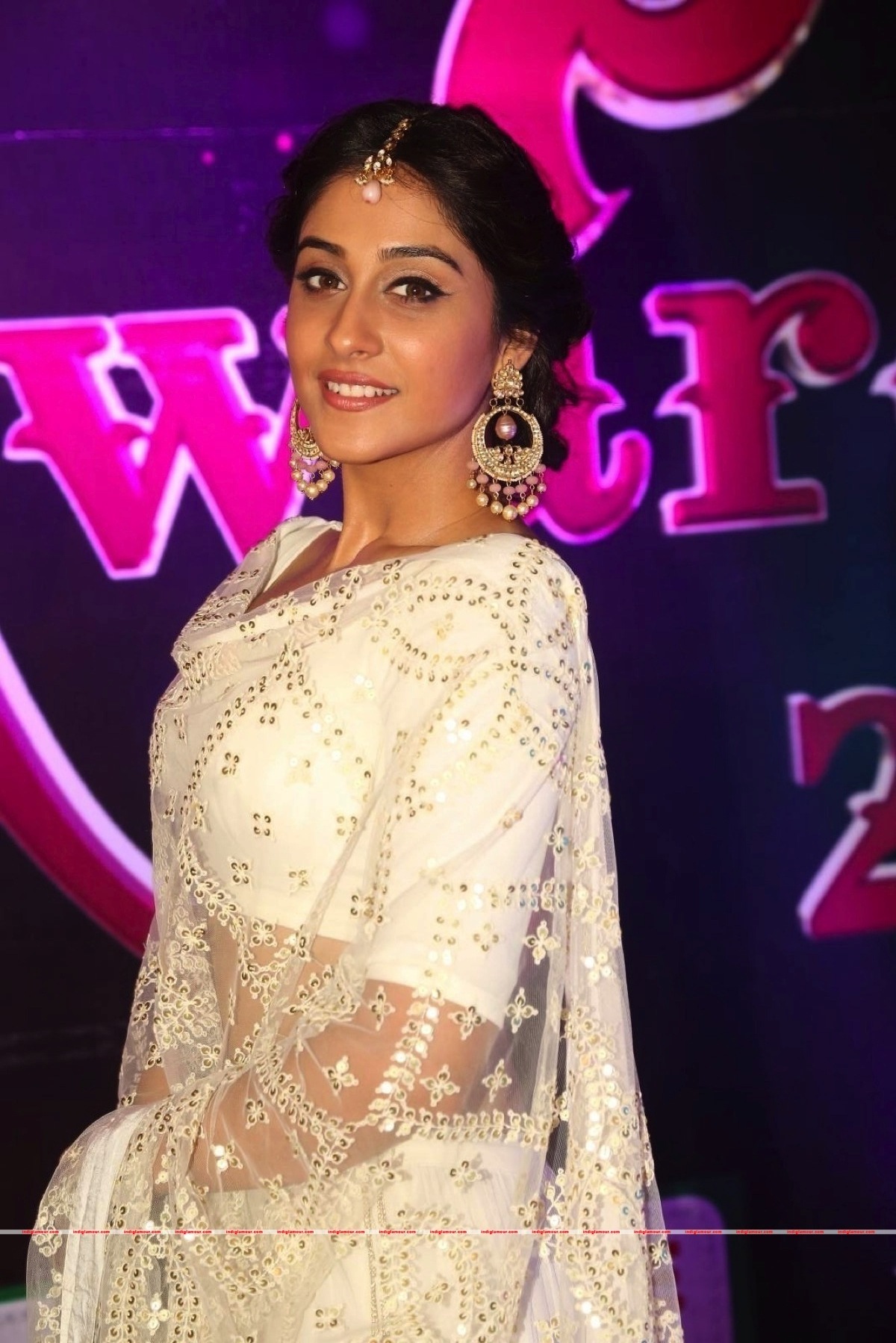 Regina Cassandra Actress hd photo