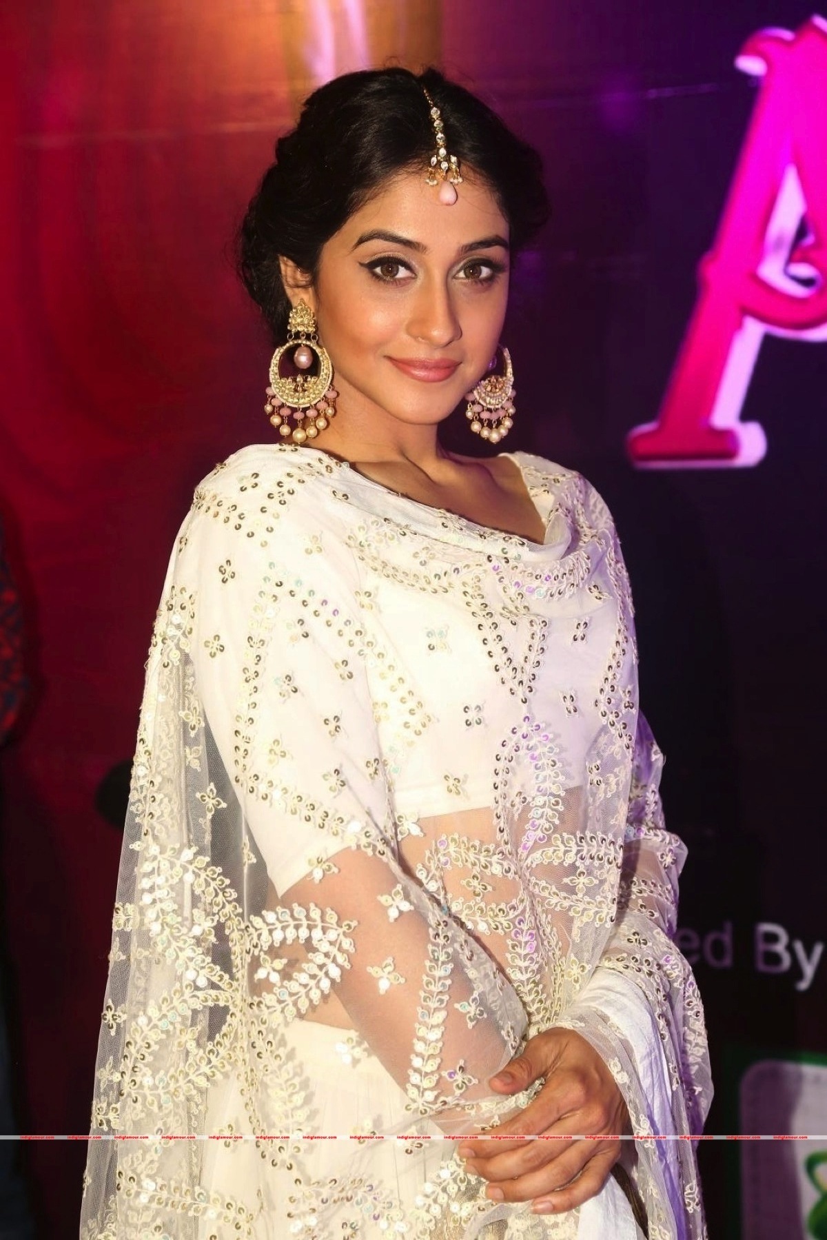 Regina Cassandra Actress hd photo