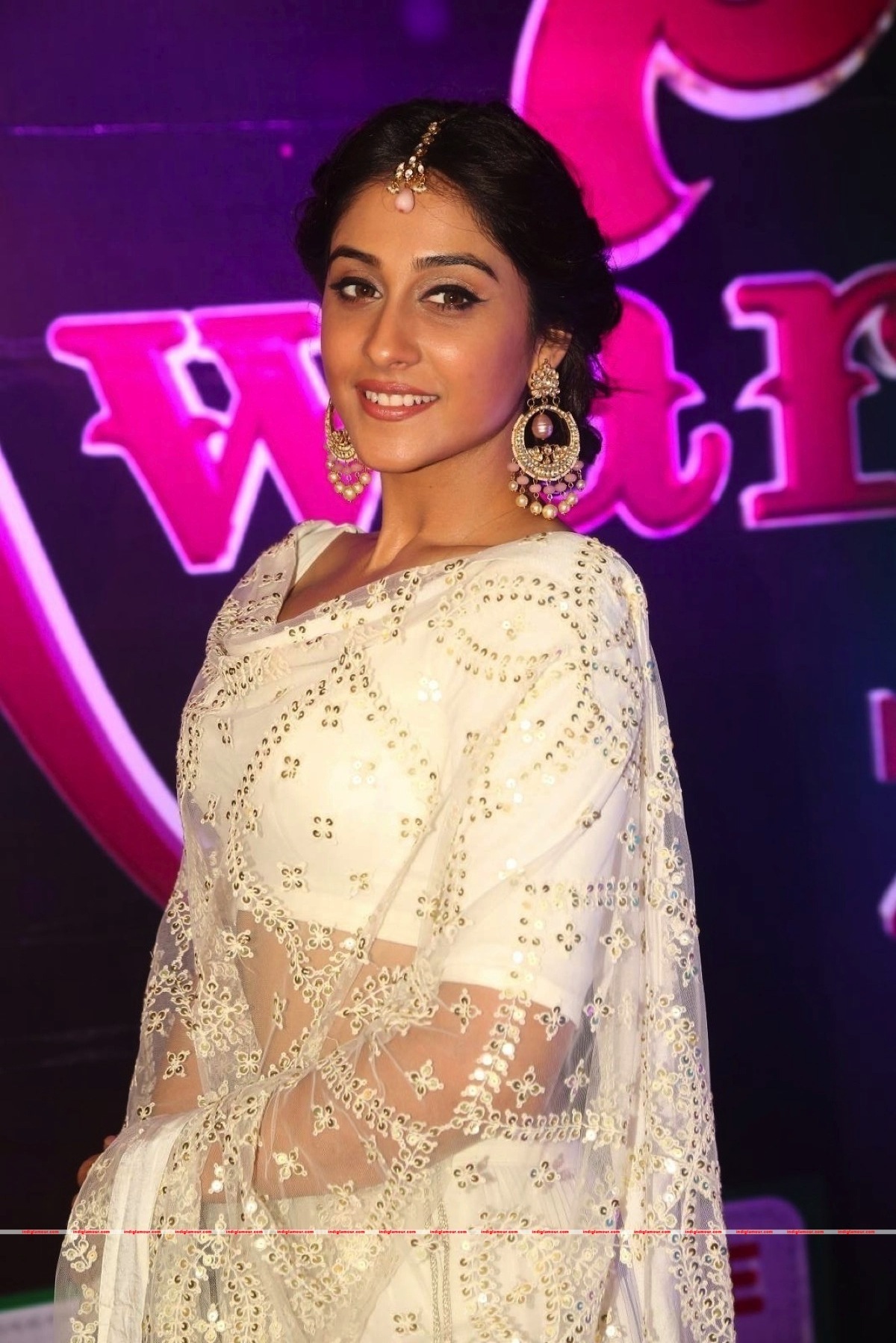 Regina Cassandra Actress hd photo