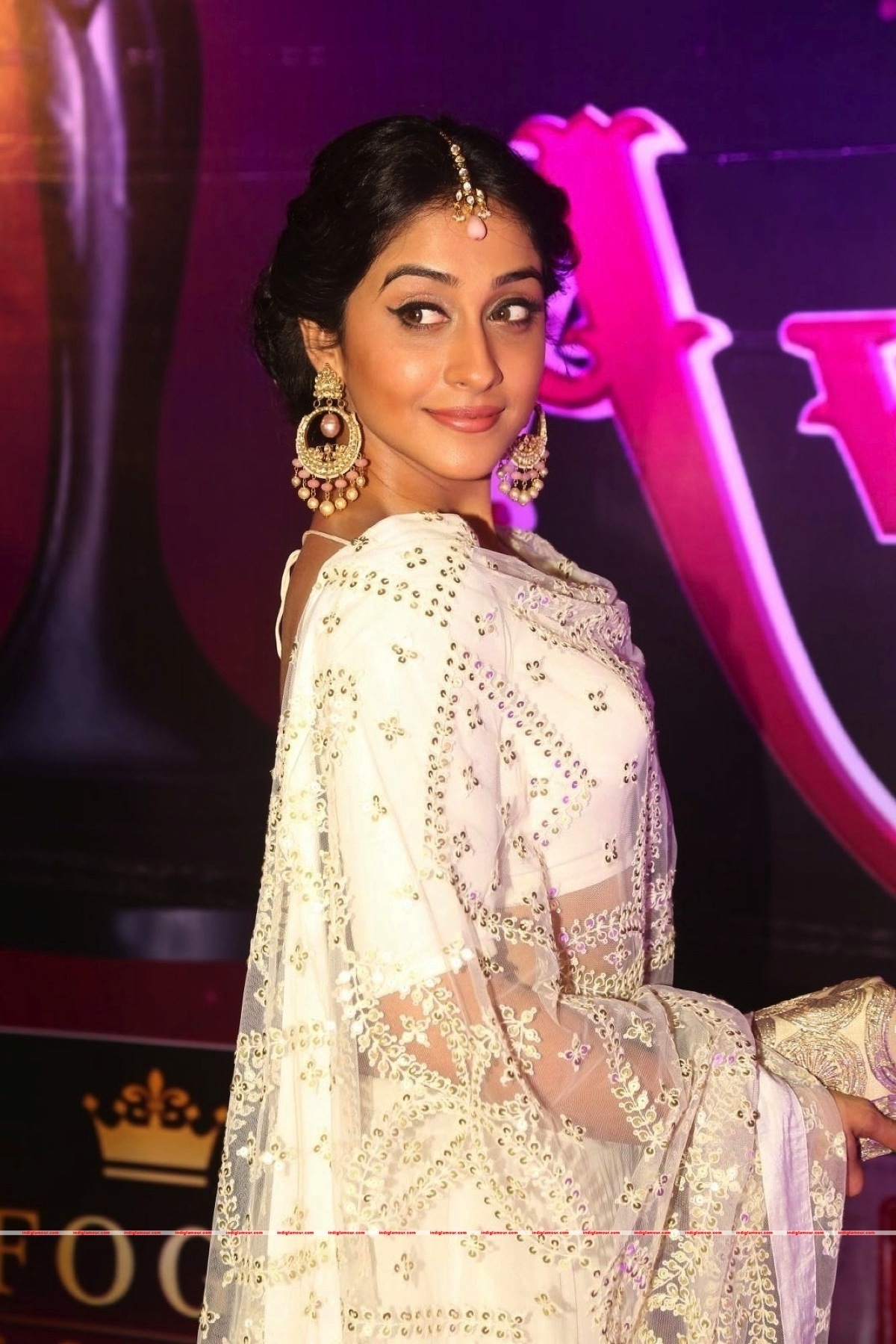 Regina Cassandra Actress hd photo