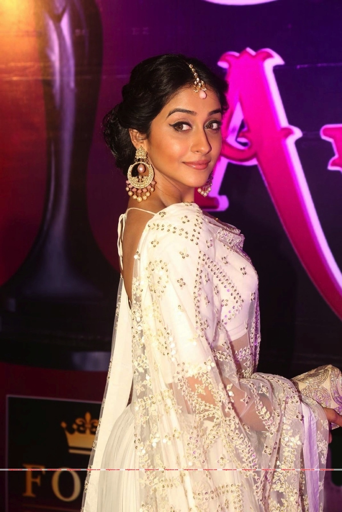 Regina Cassandra Actress hd photo