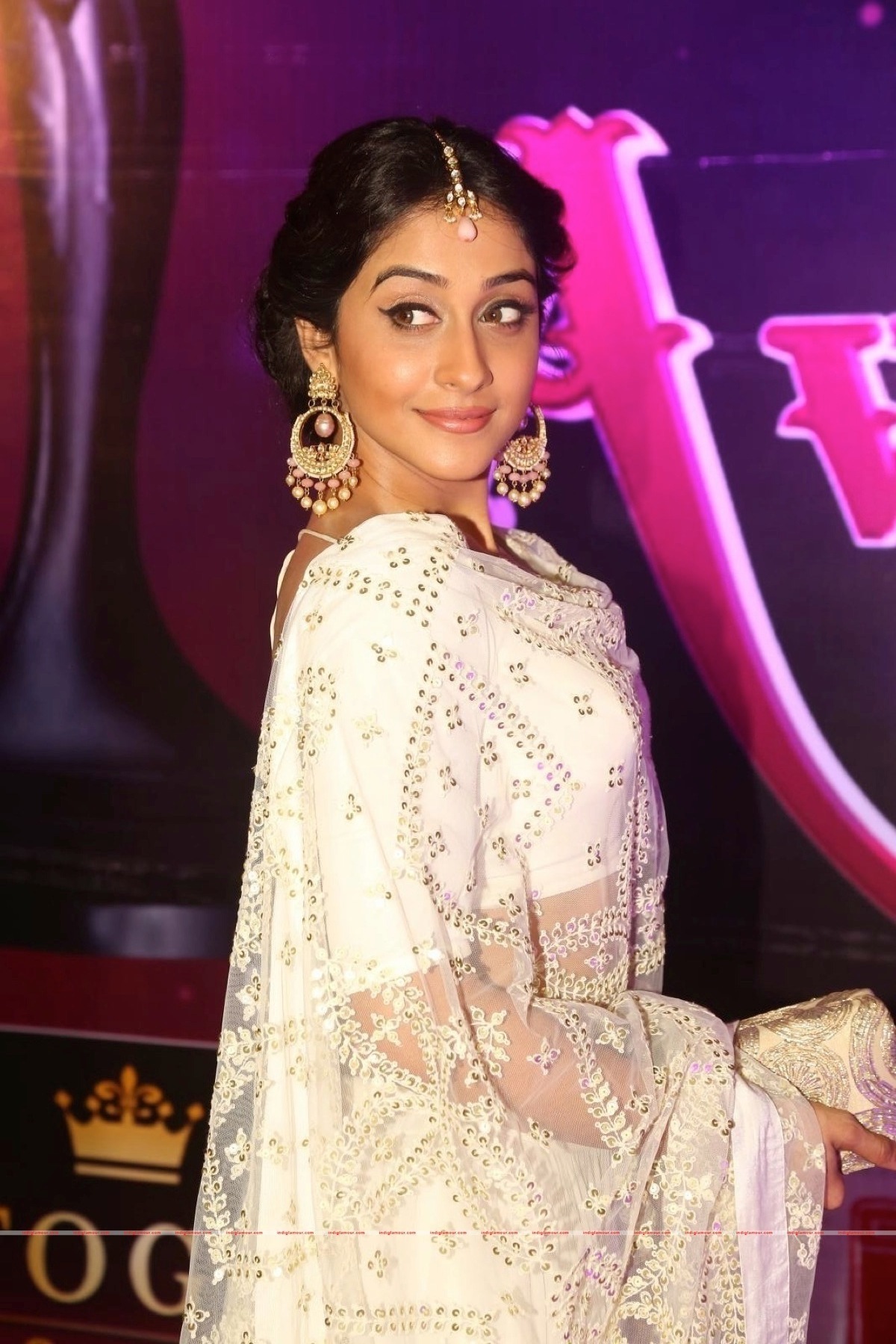 Regina Cassandra Actress hd photo