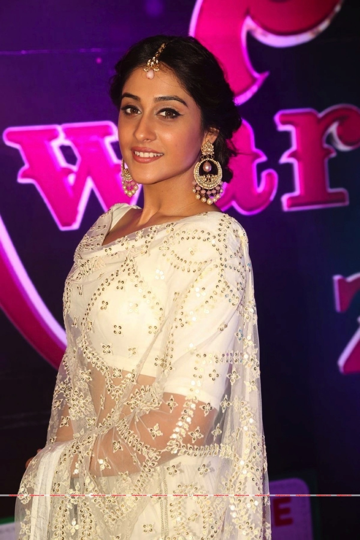 Regina Cassandra Actress hd photo