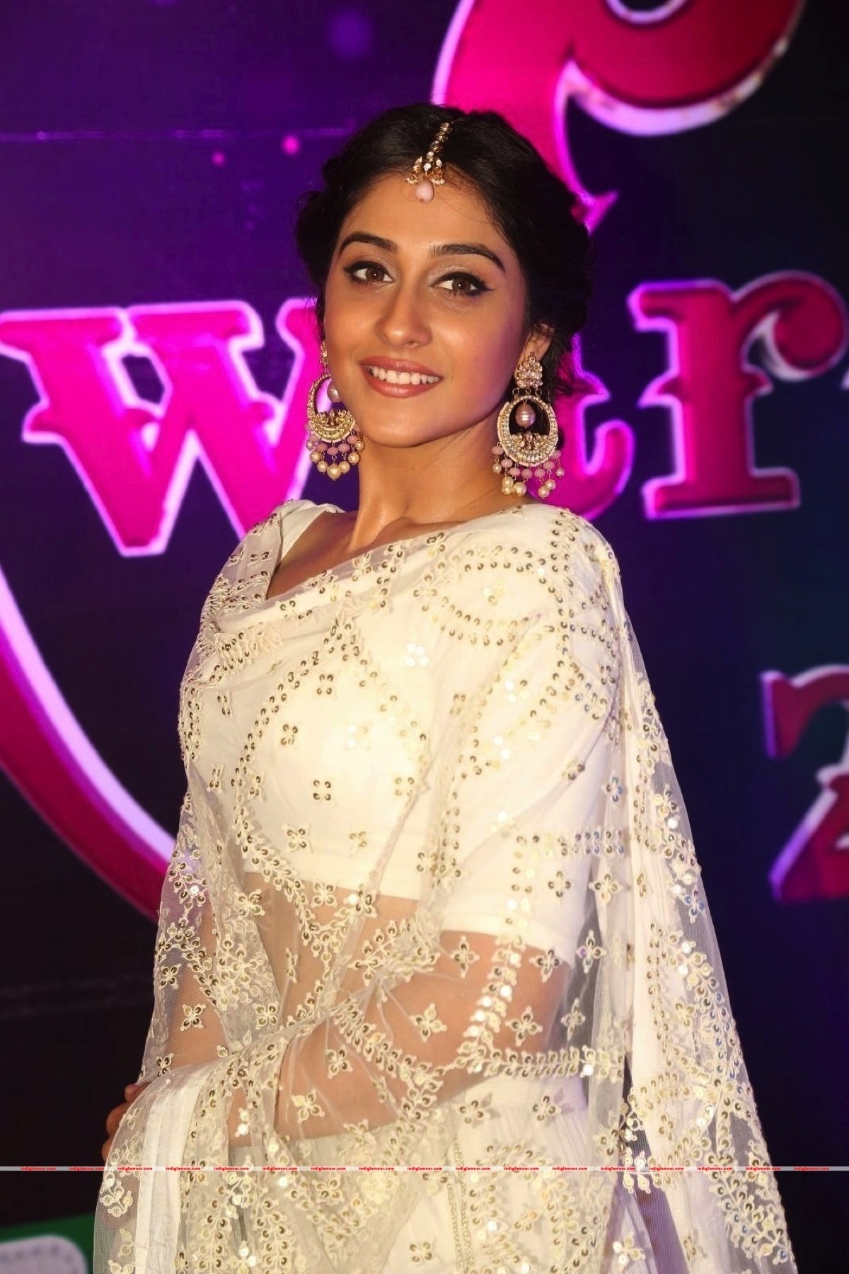 Regina Cassandra Actress hd photo