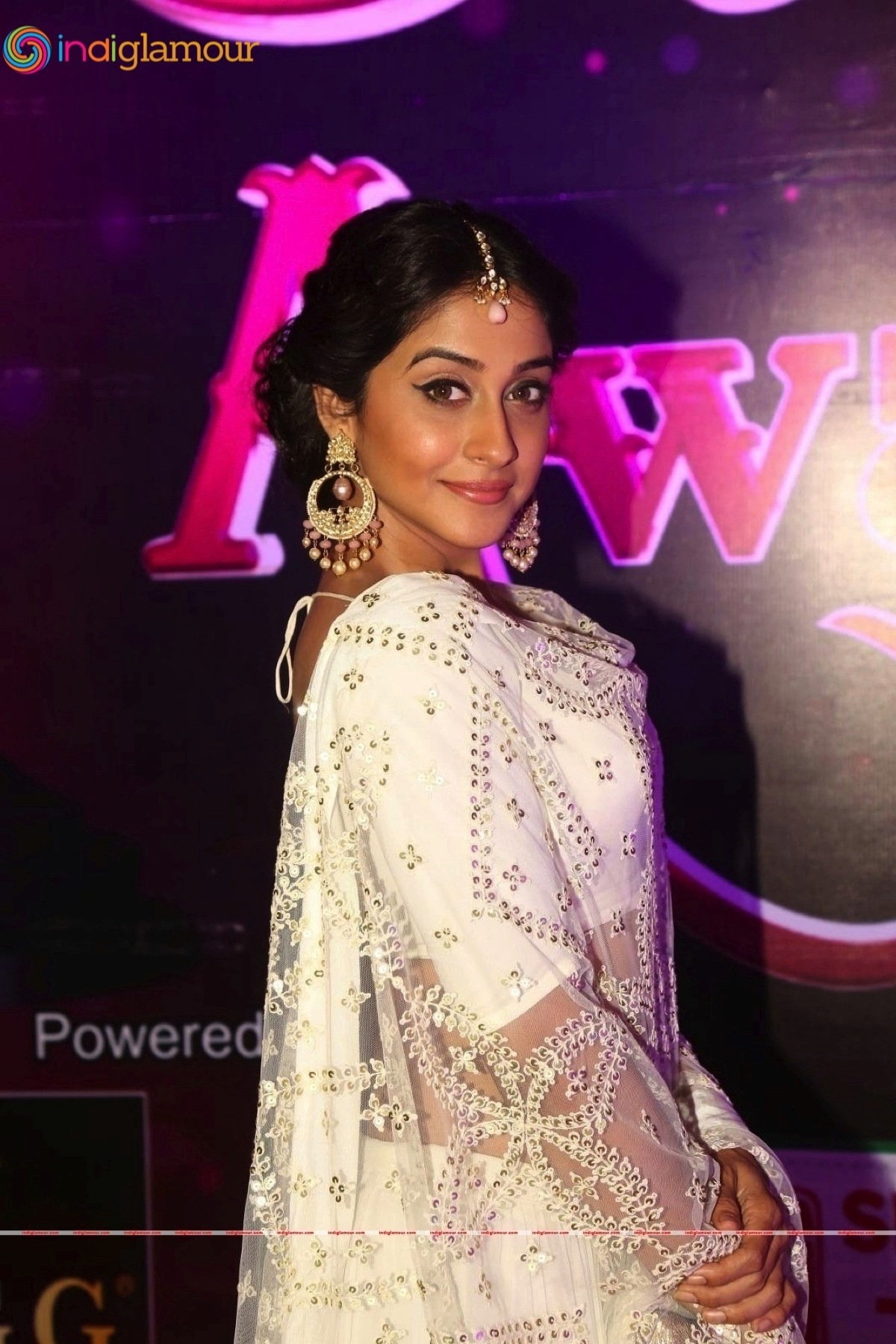 Regina Cassandra Actress hd photo
