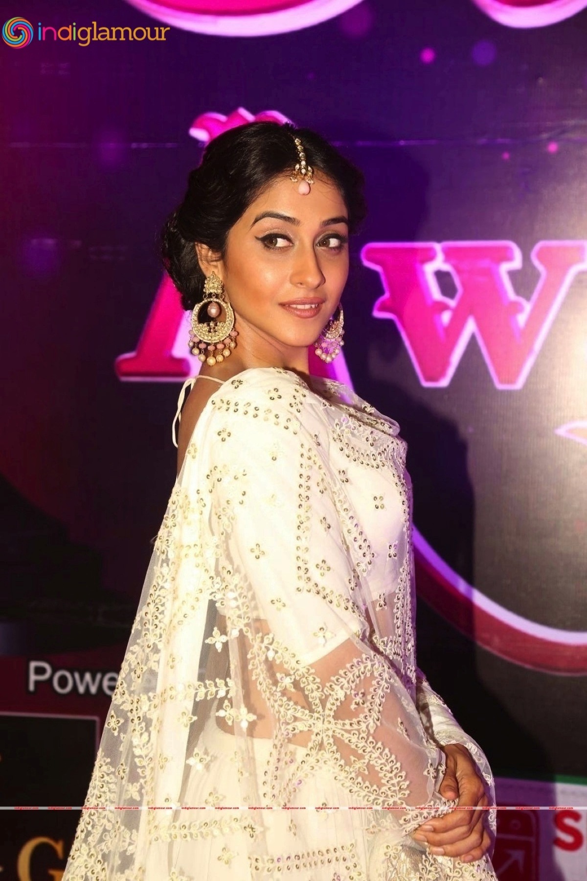 Regina Cassandra Actress hd photo