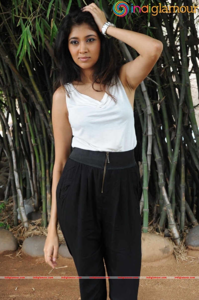 Akila Kishore Actress hd photo