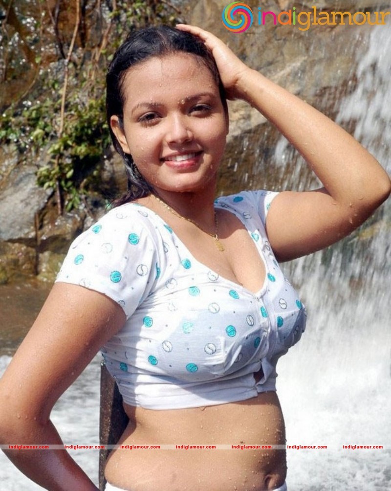 Bavina Actress hd photo