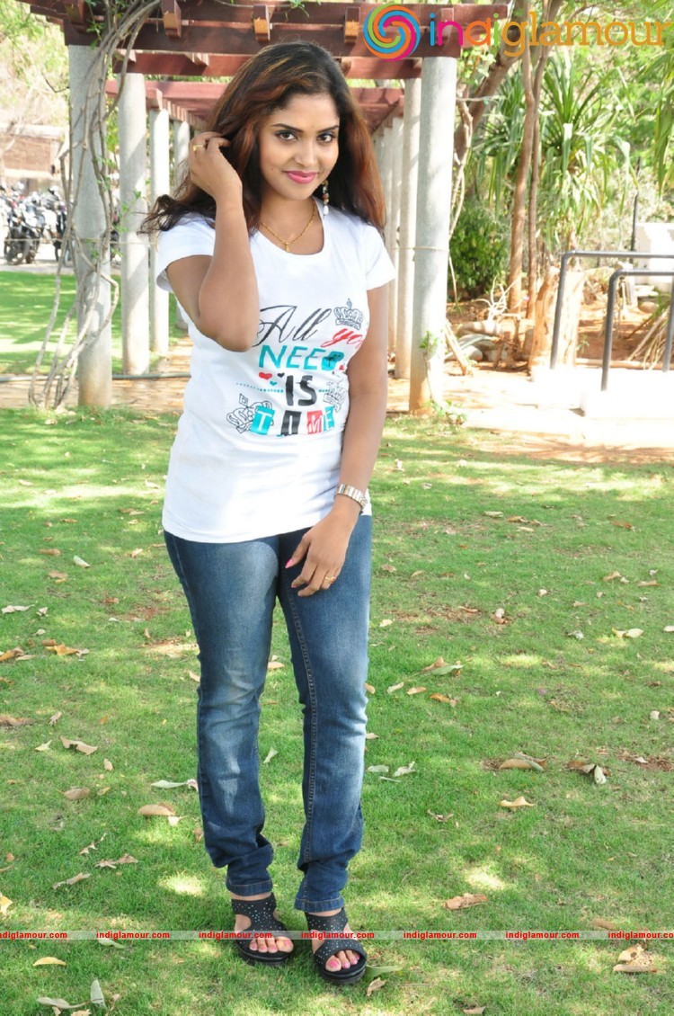 Karunya Chowdary Actress hd photo