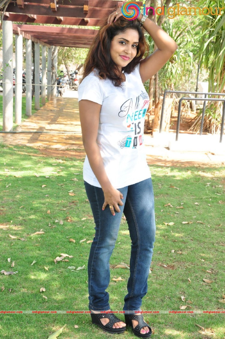 Karunya Chowdary Actress hd photo