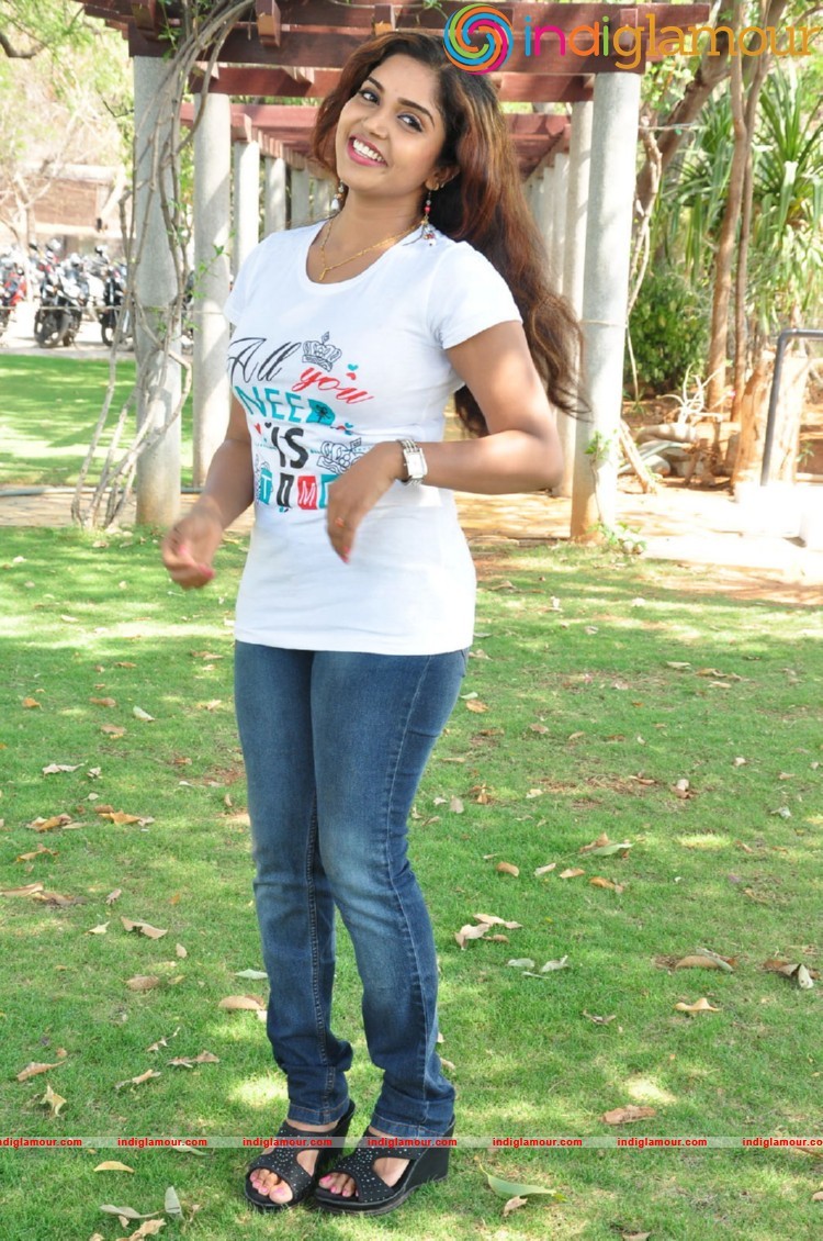 Karunya Chowdary Actress hd photo