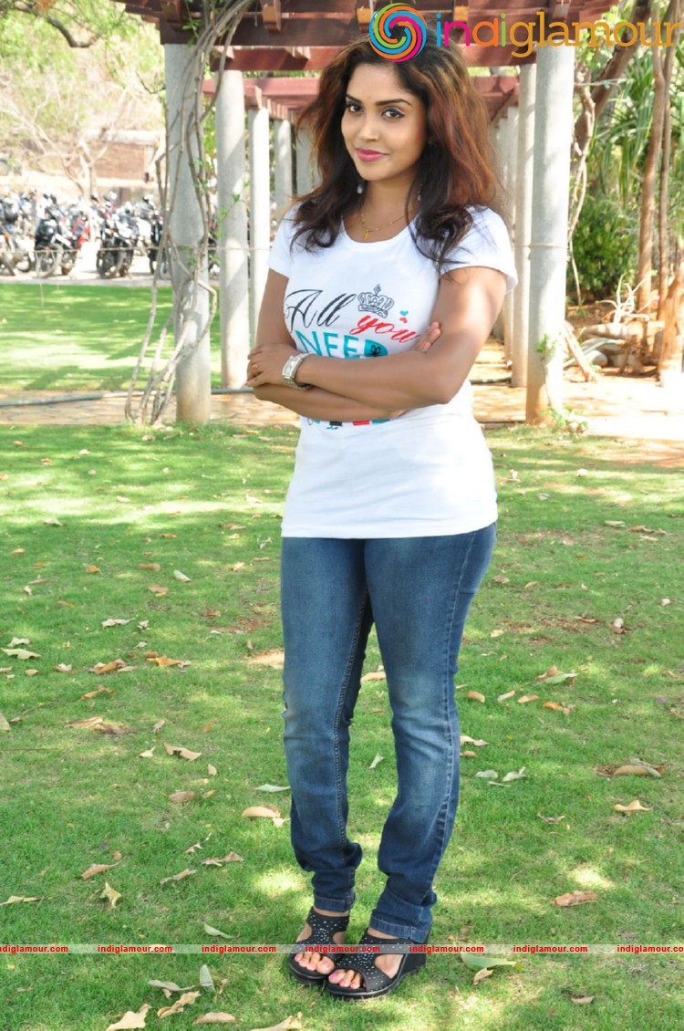 Karunya Chowdary Actress hd photo