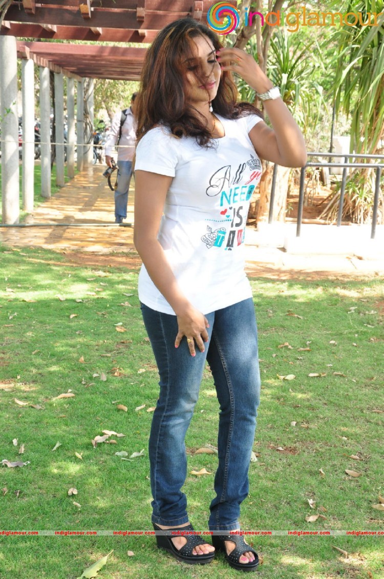 Karunya Chowdary Actress hd photo
