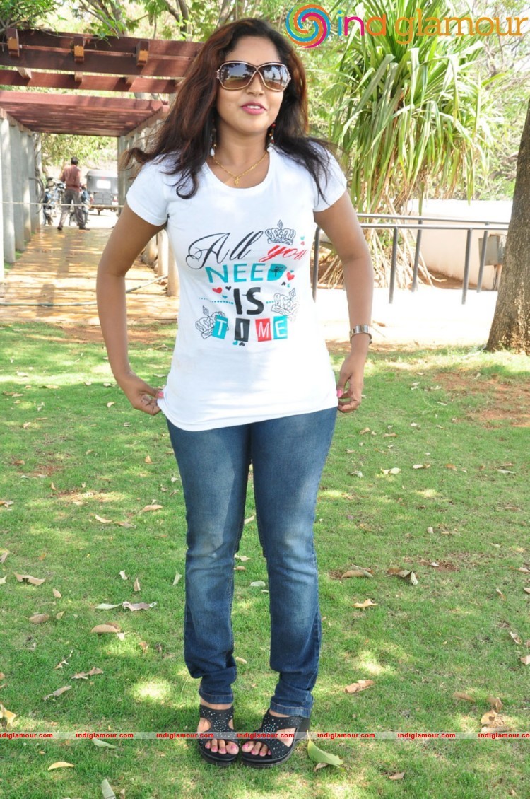 Karunya Chowdary Actress hd photo