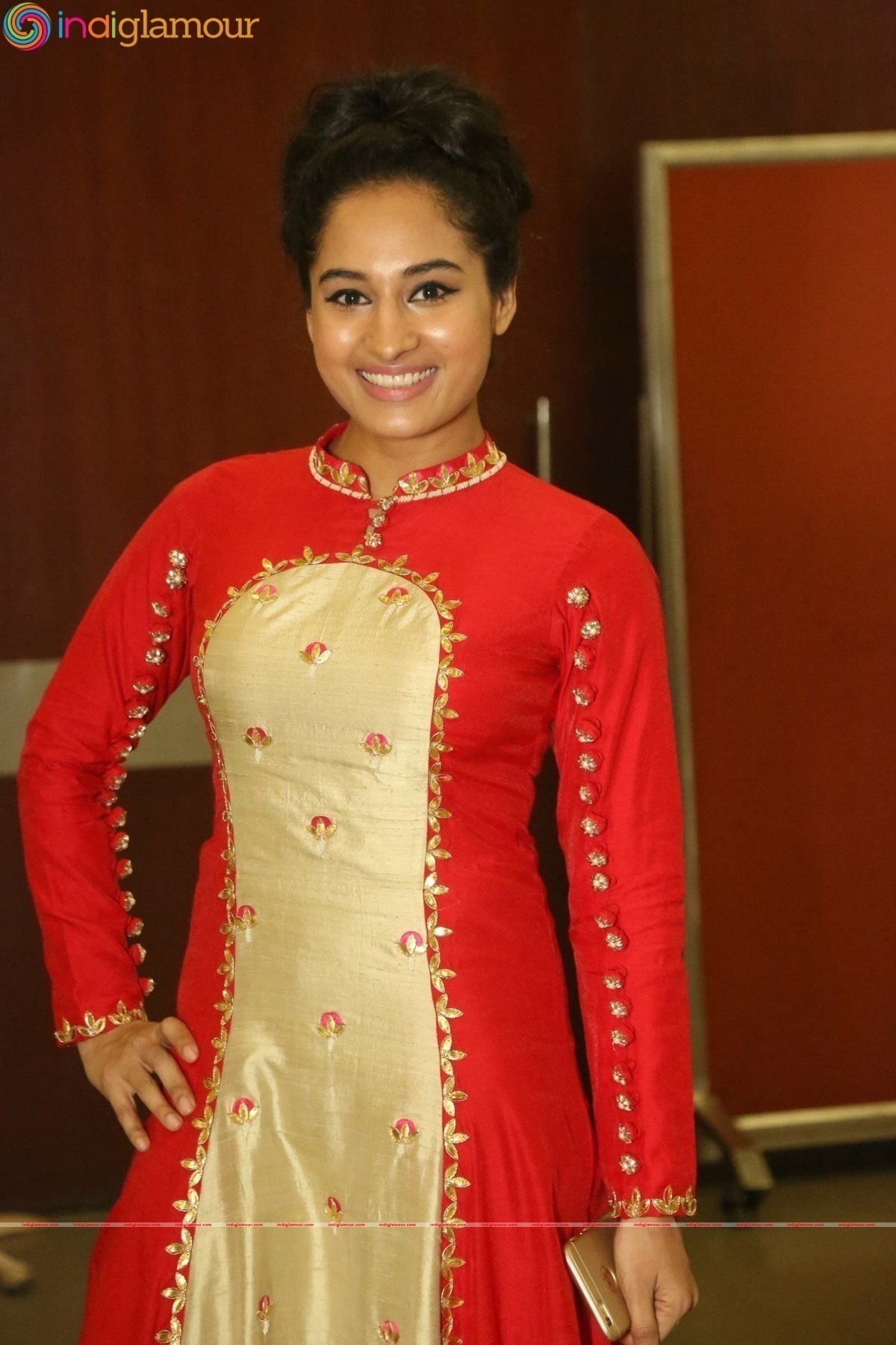 Pooja Actress hd photo