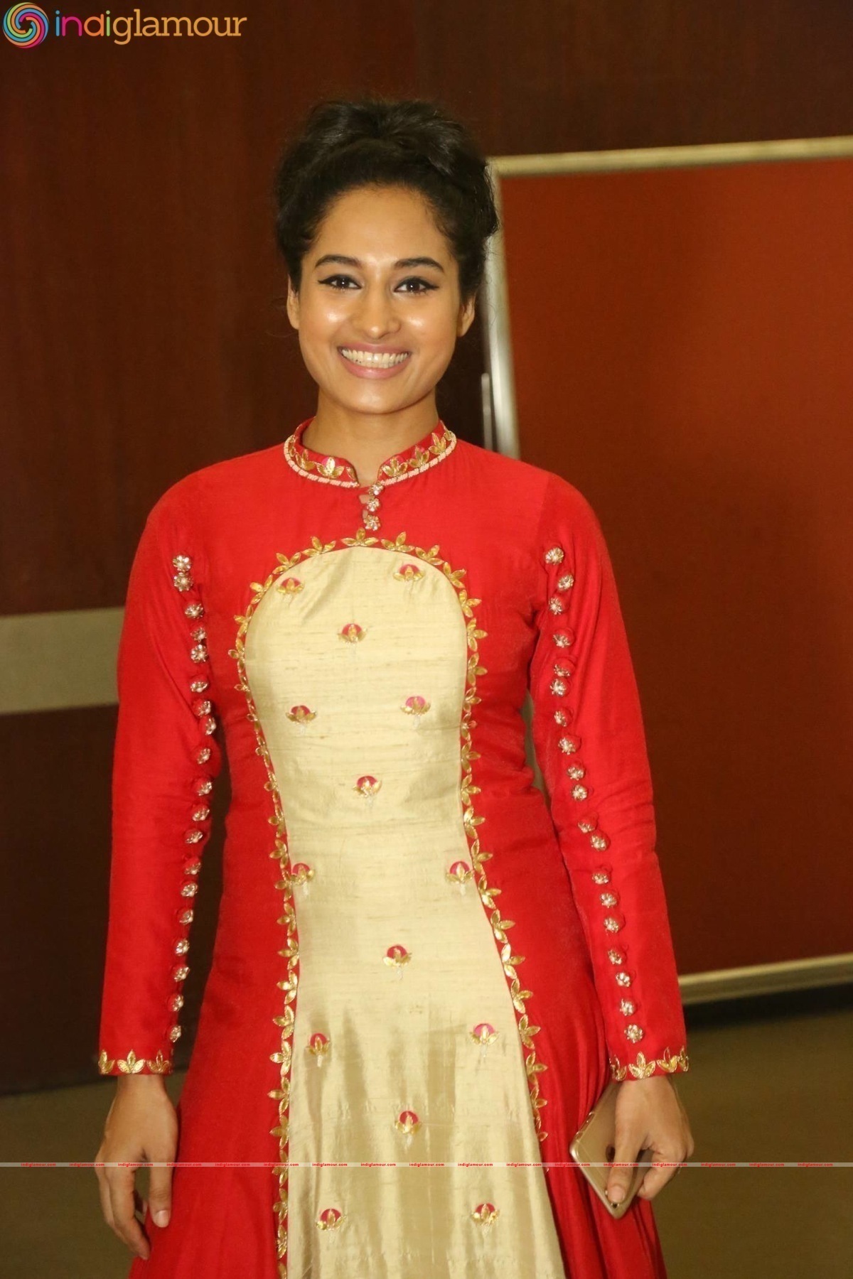 Pooja Actress hd photo