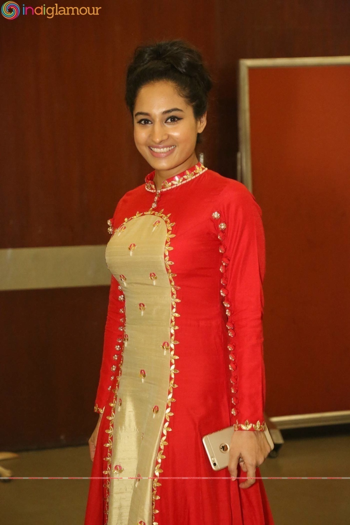 Pooja Actress hd photo