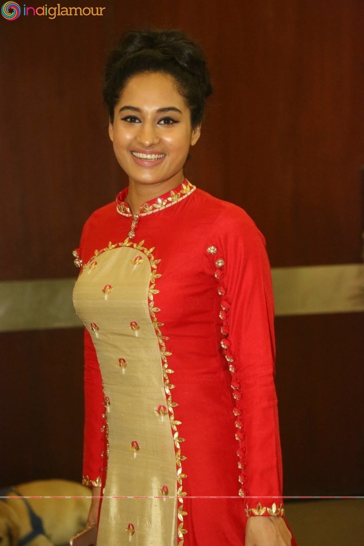 Pooja Actress hd photo