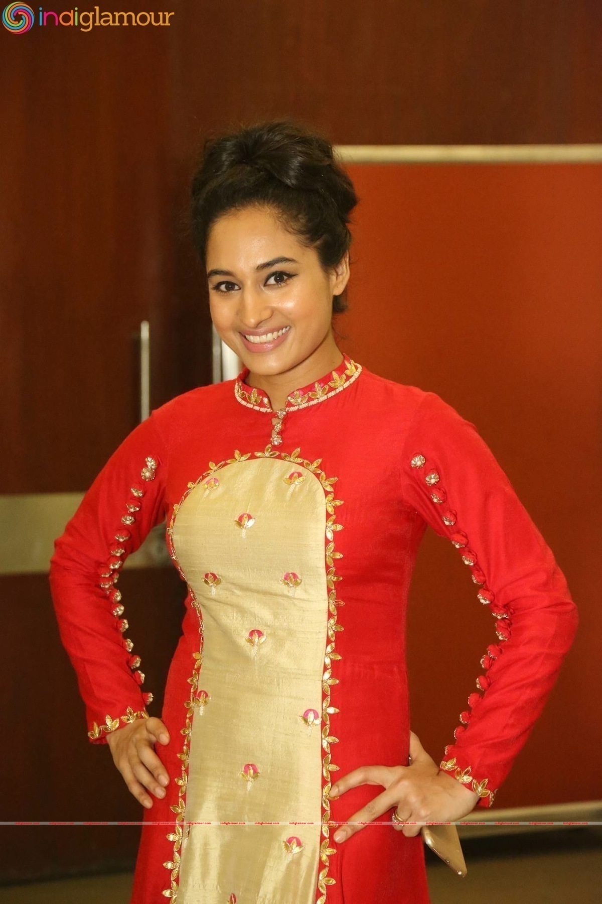 Pooja Actress hd photo