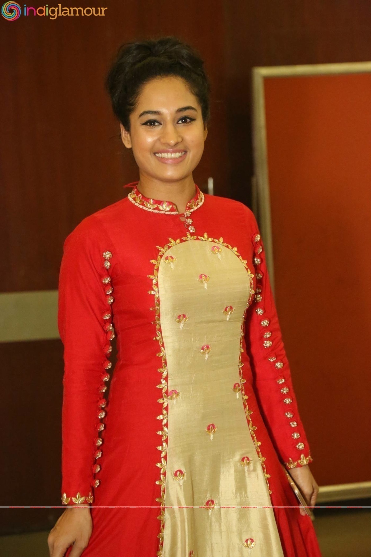Pooja Actress hd photo