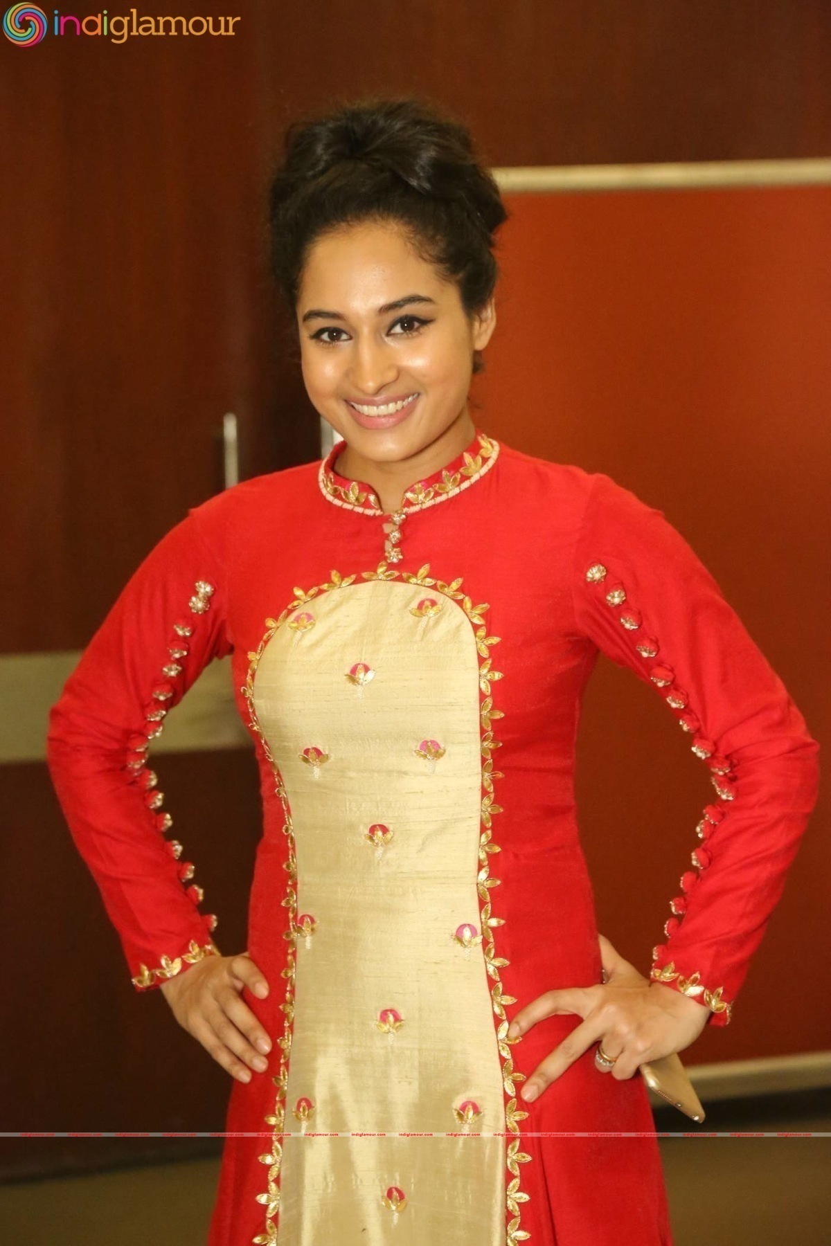 Pooja Actress hd photo