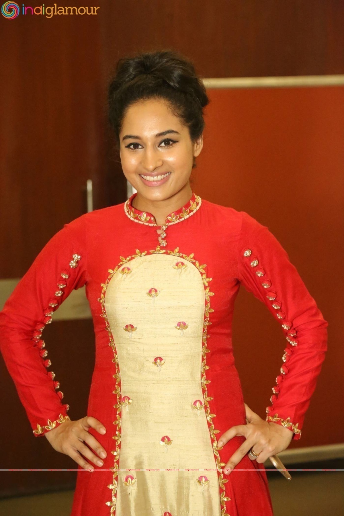 Pooja Actress hd photo