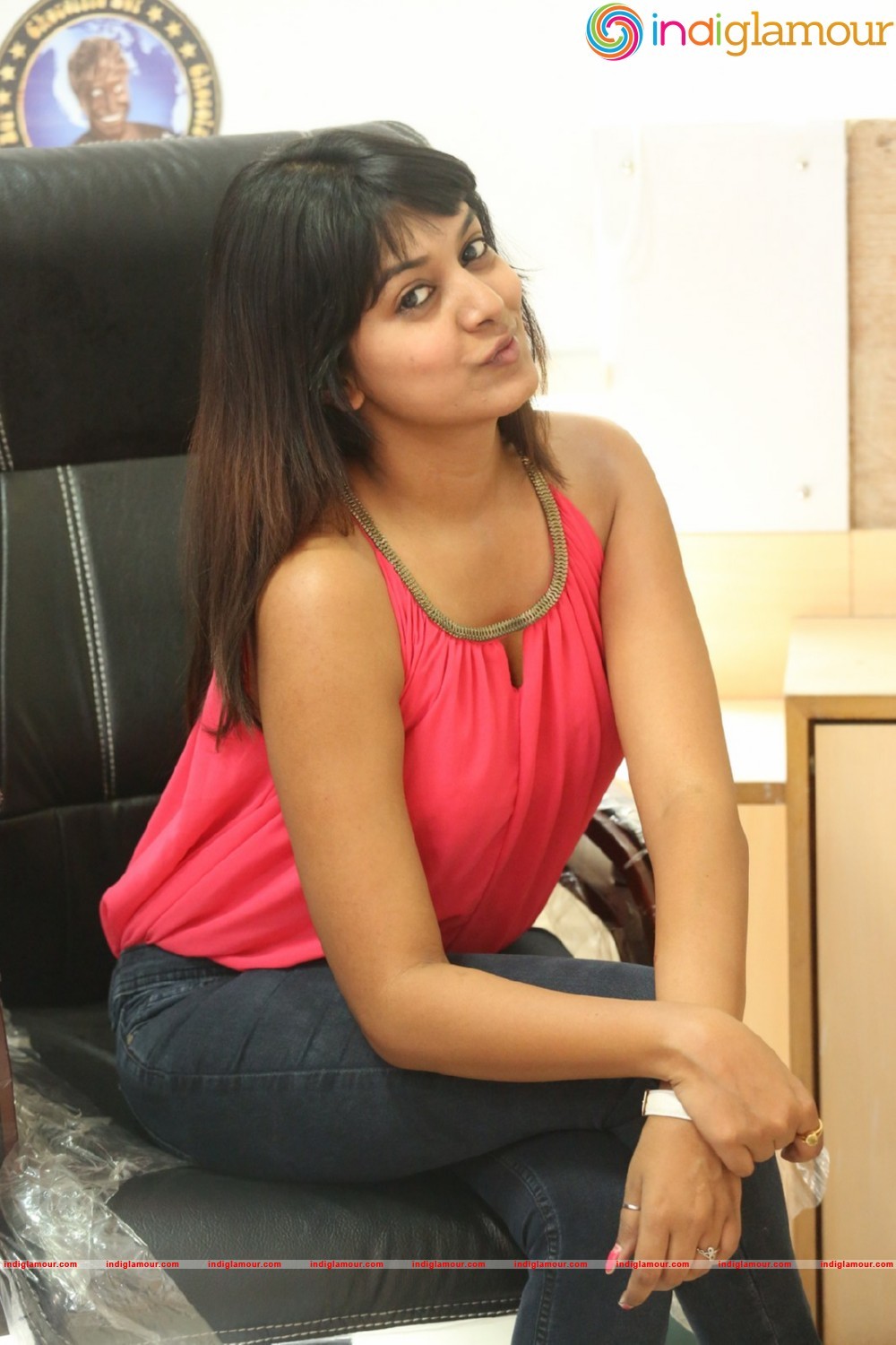 Kavya Kumar New Photos Actress hd photo