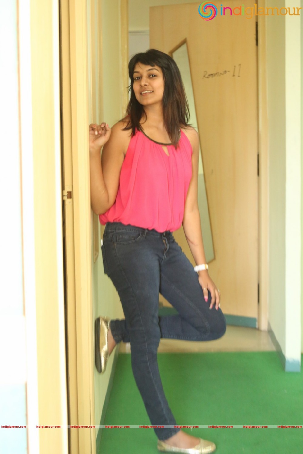 Kavya Kumar New Photos Actress hd photo