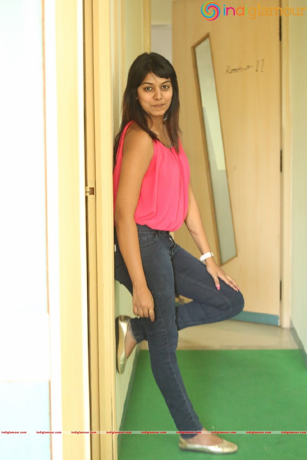 Kavya Kumar New Photos Actress hd photo