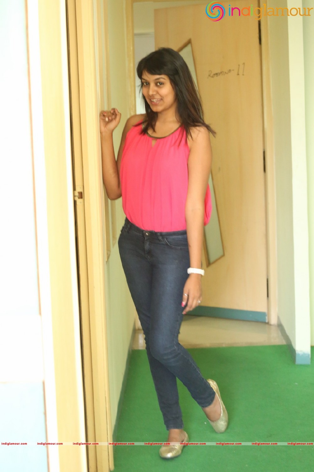 Kavya Kumar New Photos Actress hd photo