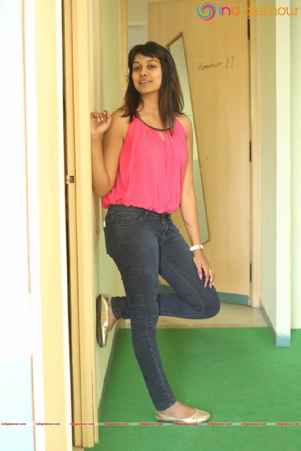 Kavya Kumar New Photos Actress hd photo