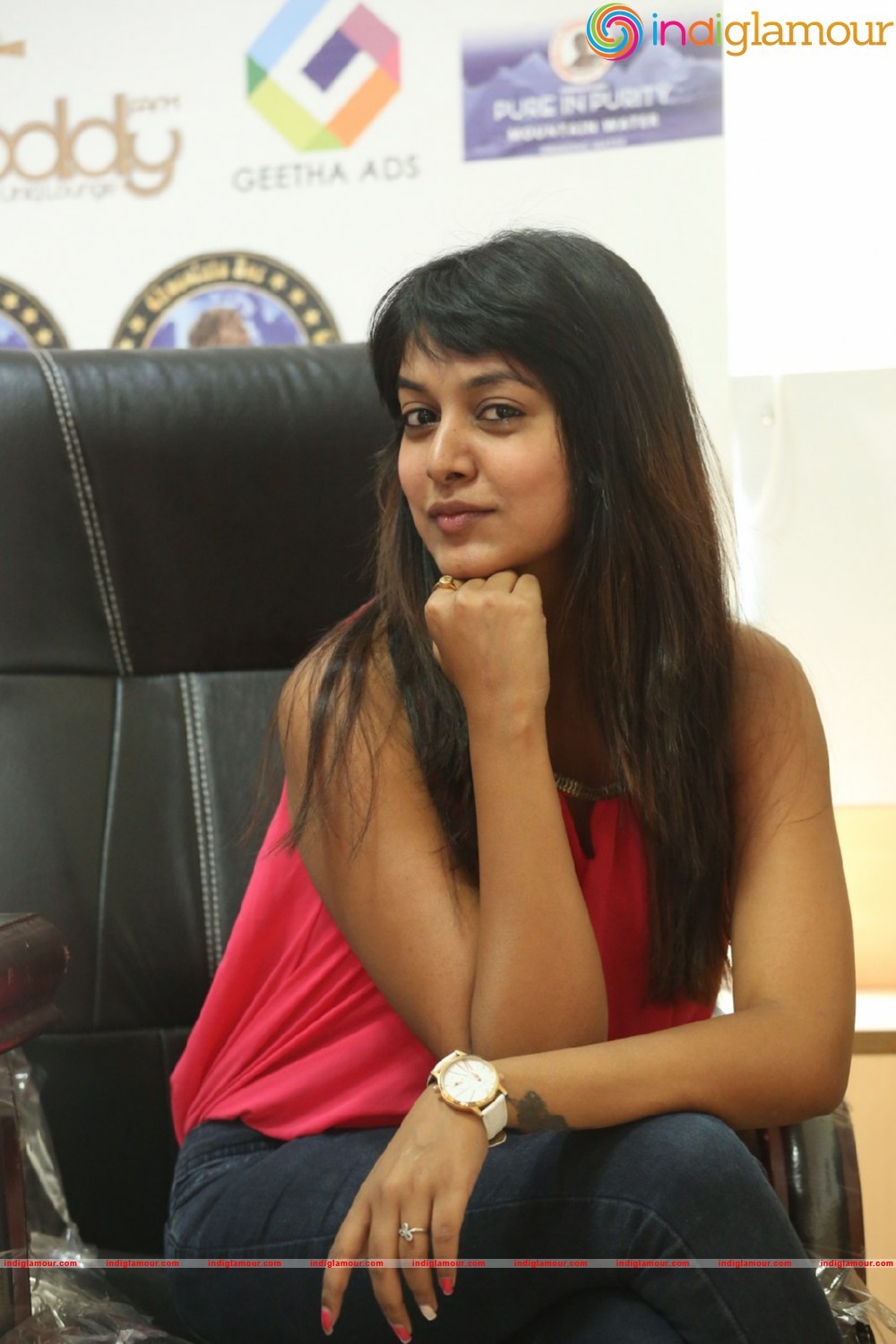 Kavya Kumar New Photos Actress hd photo