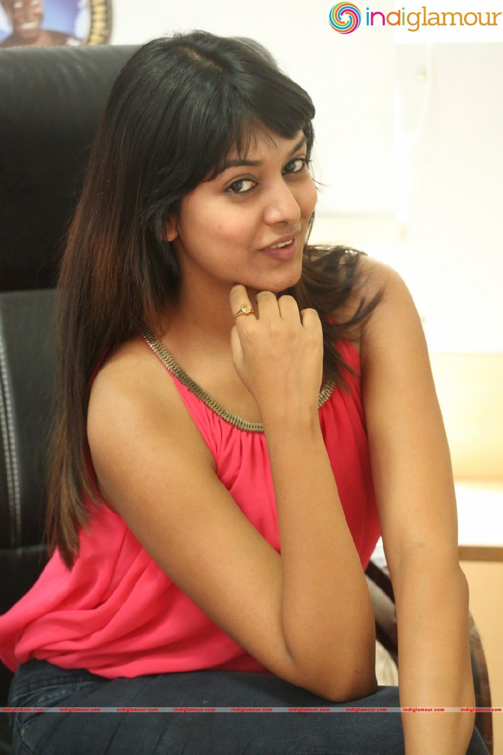 Kavya Kumar New Photos Actress hd photo